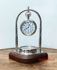 Orologio da tavolo in metallo